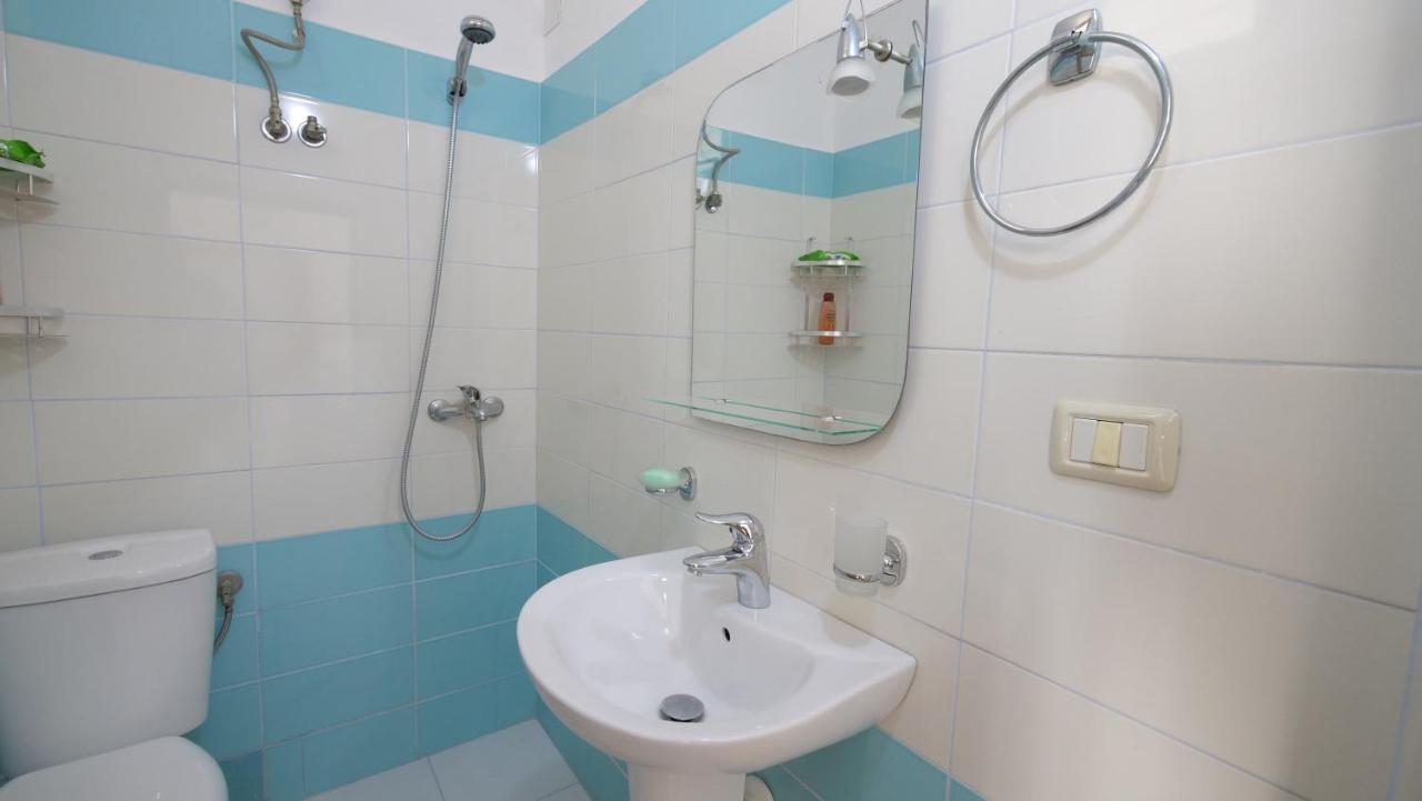 Kiri S.Apartaments Sarandë Exterior foto