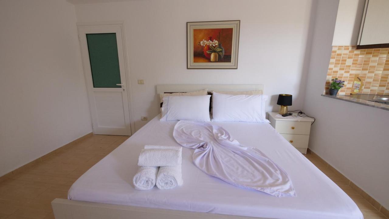 Kiri S.Apartaments Sarandë Exterior foto