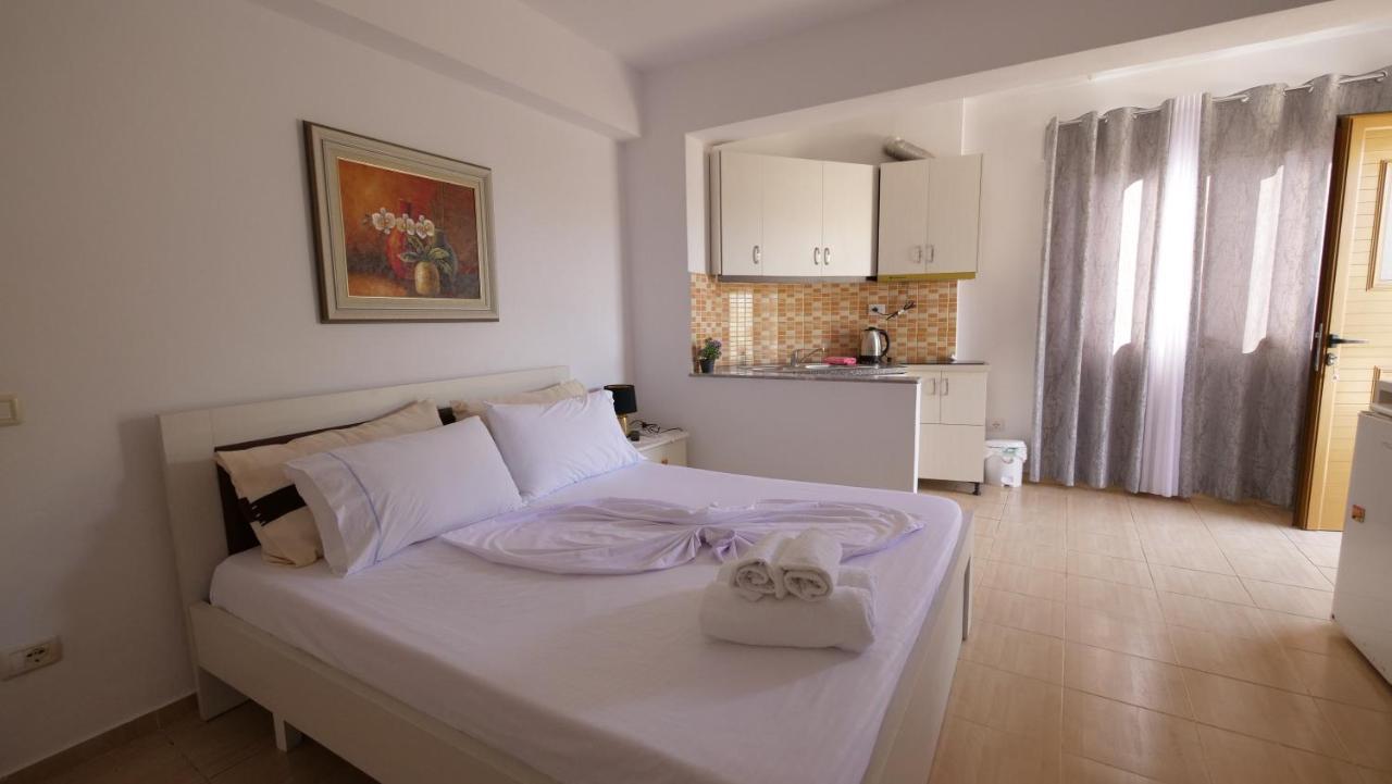 Kiri S.Apartaments Sarandë Exterior foto