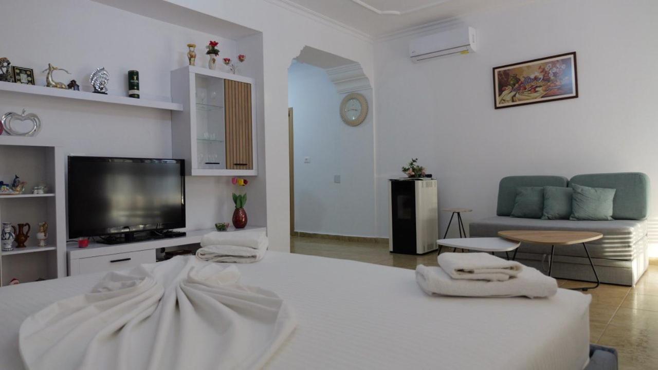 Kiri S.Apartaments Sarandë Exterior foto